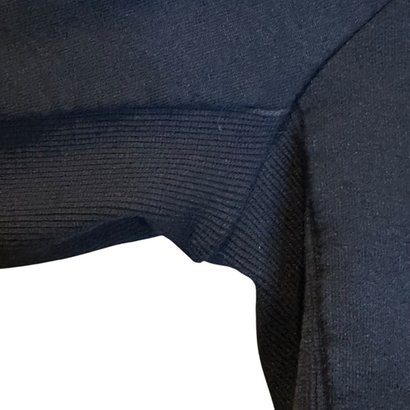 (Sold) Gymshark Cropped Pullover Hoodie-Black-Spellout Graphic-Small - Picture 6 of 13